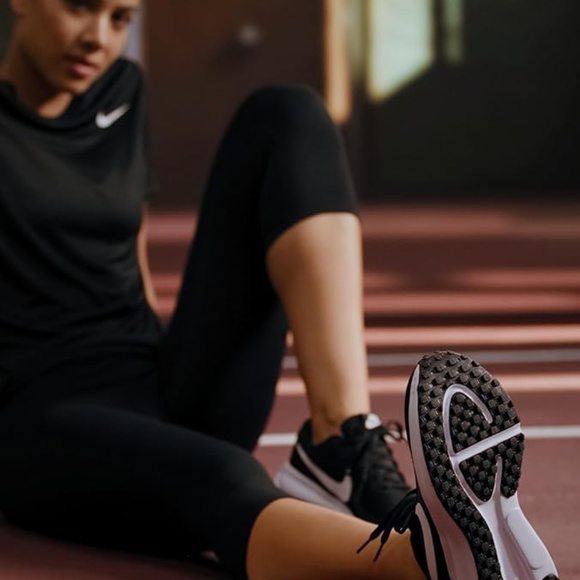 Nike Women's Running Shoes - Picture 6 of 6
